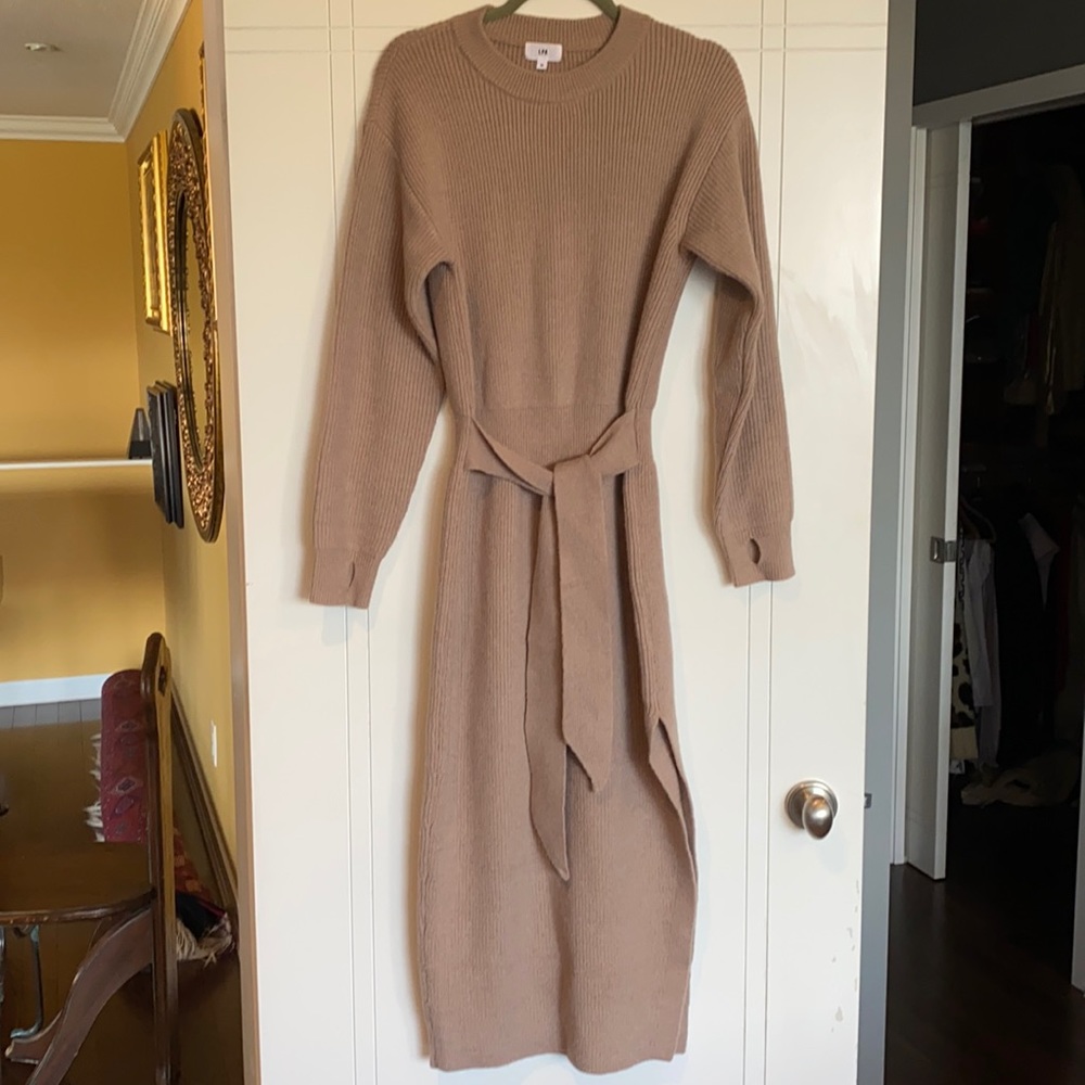 Long Sleeve Ribbed Dress in Nude
LPA.